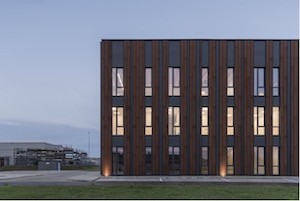 The new Inmedica’s building in Kaunas, Lithuania, designed by architectural practice “ARCHAS” and built by Ecodomus. Timber structure is protected by DuPont™ Tyvek® Soft membrane due to its outstanding weatherisation and hygrothermal performance. Photo courtesy of Ecodomus, all rights reserved.
